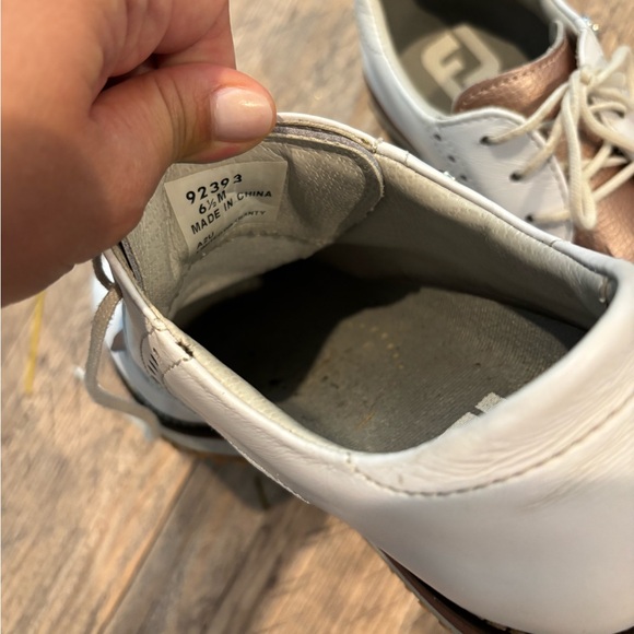 FootJoy White and Tan Women's Oxfords - Picture 6 of 7